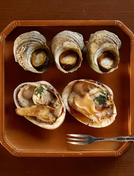 Fresh oysters served on a plate